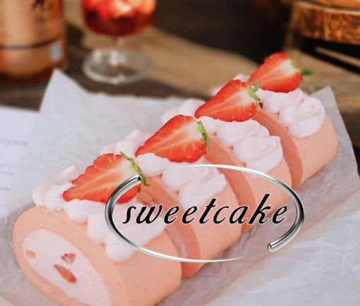 Image de 草莓蛋糕卷， Gateau roule aux fraise 1piece